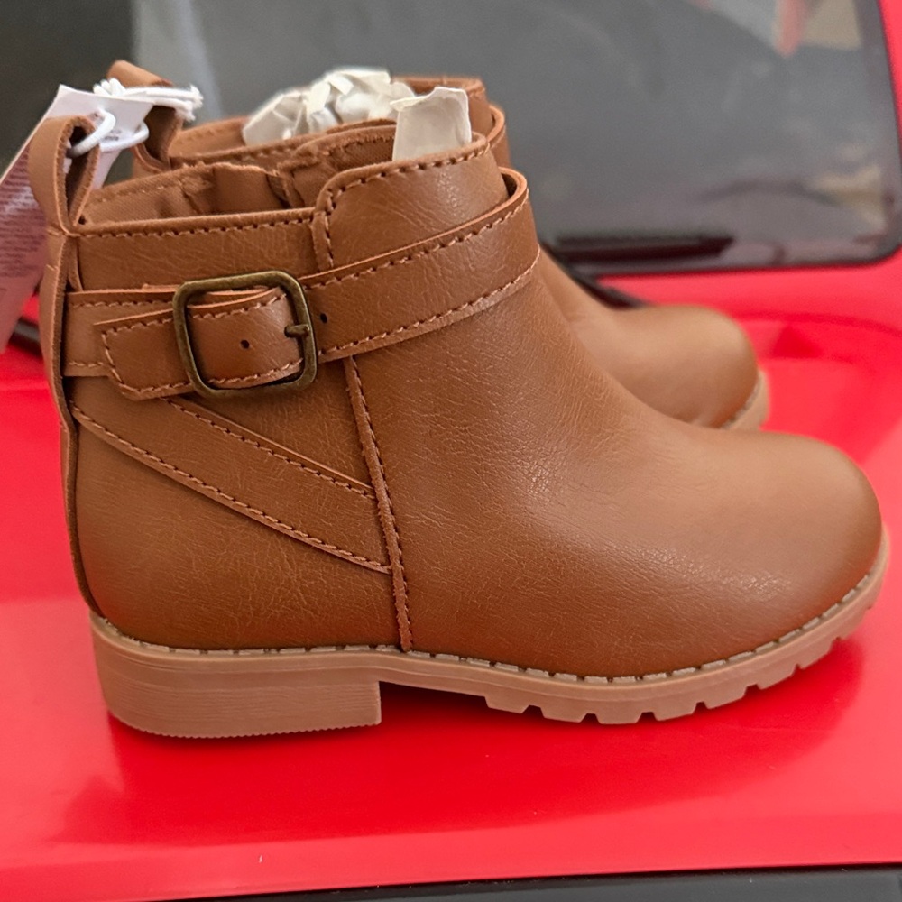 Old Navy Tan/Brown Toddler Ankle Boots - Picture 2 of 4